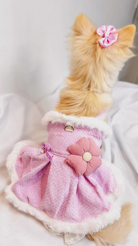 Vestido Rosa com Flor – Guia Integrada
